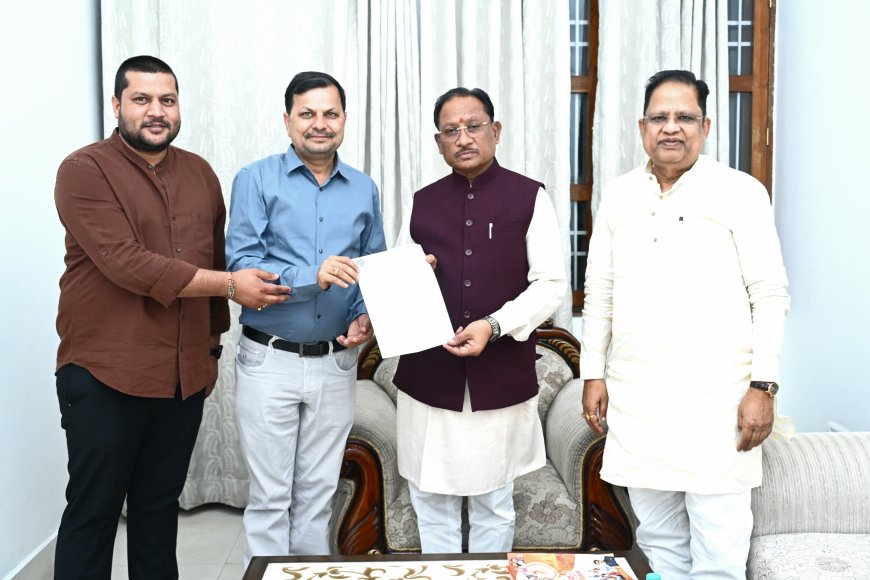 अयोध्या यात्रा: रामभक्त प्रवीण झा ने मुख्यमंत्री विष्णु देव साय को सौंपा आमंत्रण पत्र*