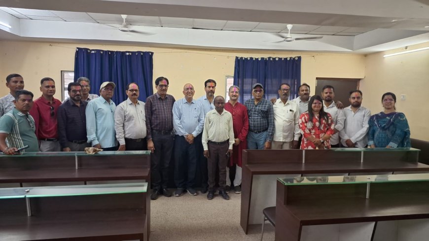 आरएसएस का पत्रकार होली मिलन समारोह आयोजित  प्रेस ट्रस्ट भवन में जुटे पत्रकार और संघ के पदाधिकारी, सामाजिक समरसता का दिया संदेश