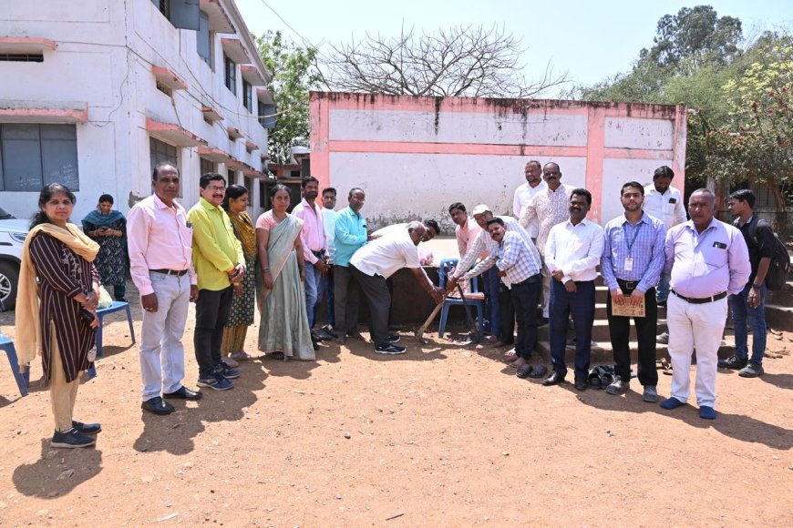 एनटीपीसी सीपत द्वारा स्वामी आत्मानंद शासकीय विद्यालय सीपत मे स्टेज शेड एवं साइकल स्टैंड निर्माण कार्यों का भूमि पूजन