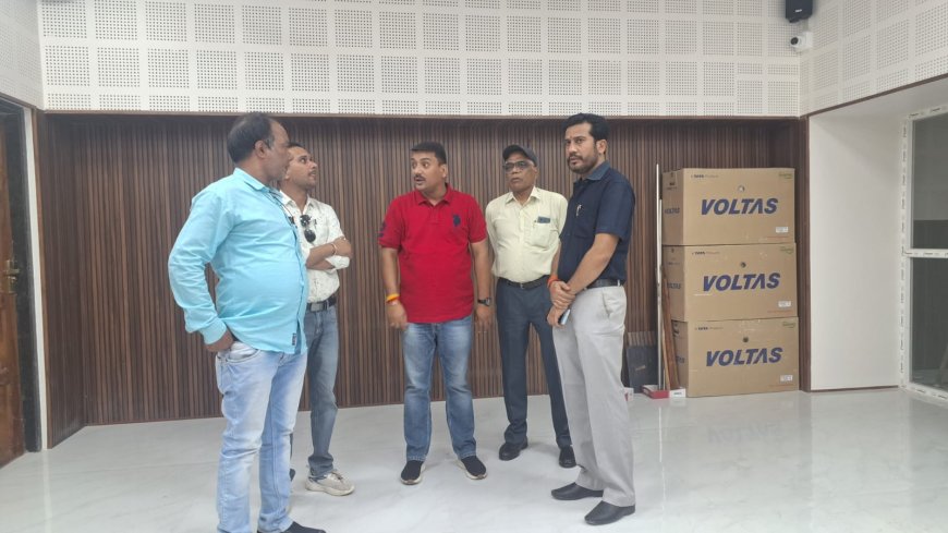 बिलासपुर प्रेस क्लब का पुनर्निर्माण का बेलतरा विधायक सुशांत शुक्ला ने किया निरीक्षण