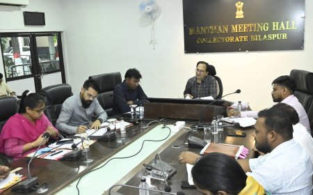 साप्ताहिक टीएल बैठक में कलेक्टर संजय अग्रवाल के सख्त निर्देश...निजी स्कूलों में मान्यता प्रदर्शित करना अनिवार्य...हर शनिवार लगेगा तहसील स्तरीय जनसमस्या निवारण शिविर...20–30 साल की जरूरतों पर बनेगी कार्ययोजना