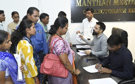 जनदर्शन में सुनीं गई लोगों की समस्याएं...अधिकारियों को त्वरित निराकरण के निर्देश