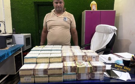 सूटकेस और बैग में भरे नोट! पुलिस ने पकड़ा तो खुला राज...रेलवे स्टेशन के पास युवक से 17.90 लाख कैश बरामद