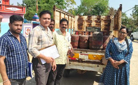 खाद्य विभाग की कार्रवाई : फरसवानी और बीरतराई में अनधिकृत गैस सिलेंडर भंडारण पकड़ा गया, कुल 20 सिलेंडर जप्त