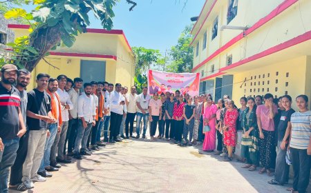 स्थापना दिवस पर भाजपा युवा मोर्चा का जनसंपर्क अभियान, युवाओं-छात्रों व नव मतदाताओं से भेंट कर राष्ट्र चेतना का संदेश, मिठाई वितरण और अभिनंदन पत्र देकर किया सम्मान