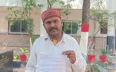 झूठे केस में फंसाने का आरोप, बेटियों ने कलेक्टर से लगाई  न्याय की गुहार...मां की रिहाई और निष्पक्ष जांच की मांग, भूख हड़ताल की अनुमति भी मांगी