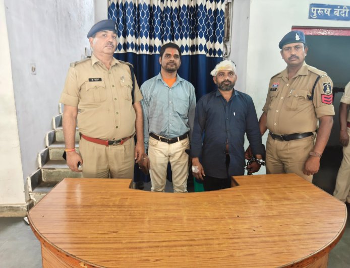 पेंडरवा हत्याकांड में पूर्व सरपंच समेत चार गिरफ्तार, गांव में तनाव, पुलिस बल तैनात