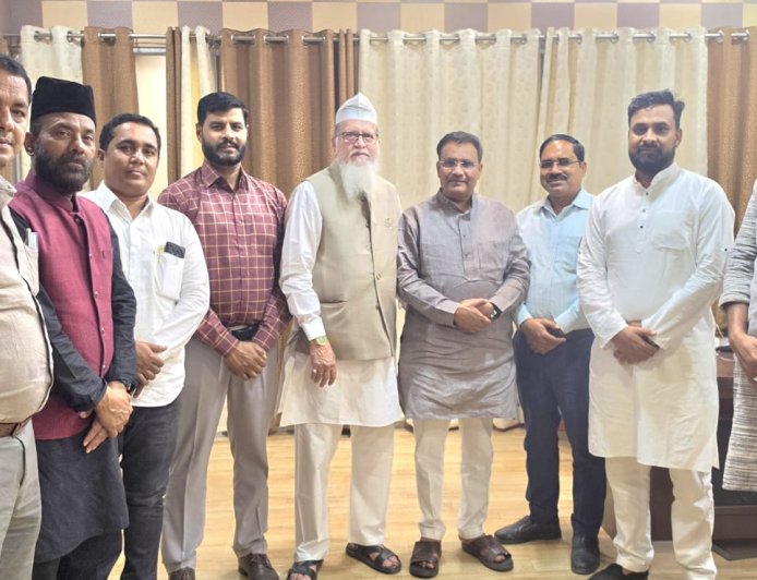 लुतरा शरीफ दरगाह के विकास को मिलेगी नई रफ्तार, वक्फ बोर्ड अध्यक्ष से कमेटी की रायपुर में अहम बैठक