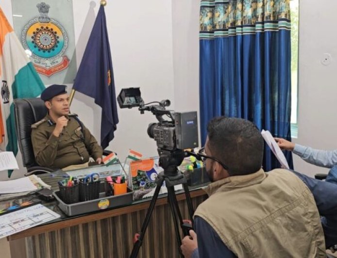 एसएसपी शशि मोहन सिंह द्वारा लिखित, निर्देशित और अभिनीत बहुप्रतीक्षित शॉर्ट फिल्म “ख़ौफ़ – द डिजिटल वॉर” का भव्य विमोचन आज