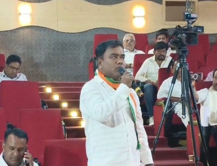 निगम सदन में युवा पार्षद दिलीप पाटिल का पावर शो, पट्टा और अमृत मिशन पर सत्ता-अफसरों को घेरा