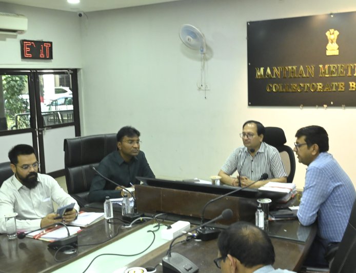 सुशासन तिहार की तैयारियों में तेजी, कलेक्टर ने समयसीमा बैठक में दिए सख्त निर्देश