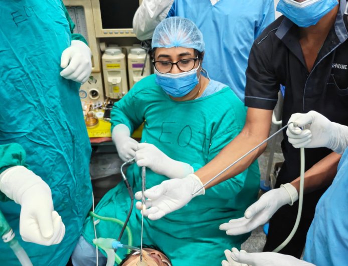 एंडोस्कोपिक तकनीक से सिम्स में बची मासूम की जान, त्वरित उपचार और उच्चस्तरीय समन्वय बना मिसाल