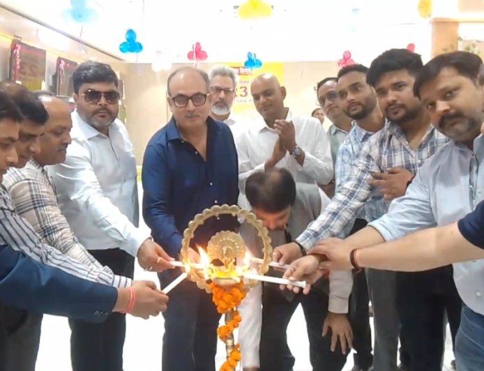 सरकंडा में आदित्य विजन इलेक्ट्रॉनिक शोरूम का भव्य शुभारंभ, ग्राहकों को एक ही छत के नीचे मिलेंगे सभी इलेक्ट्रॉनिक उत्पाद