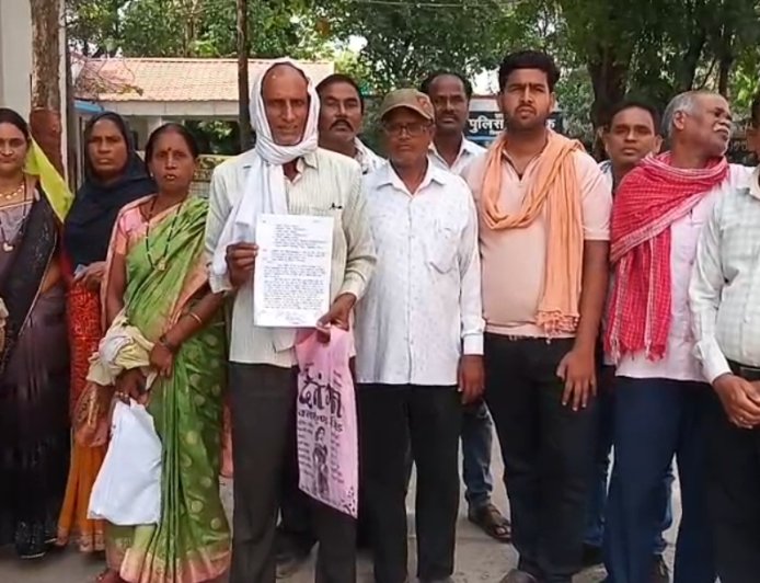 कालिका नगर तिफरा में भू-माफियाओं का कब्जा: खेतों को उजाड़कर रास्ता बंद, रहवासियों से जबरन वसूली के आरोप