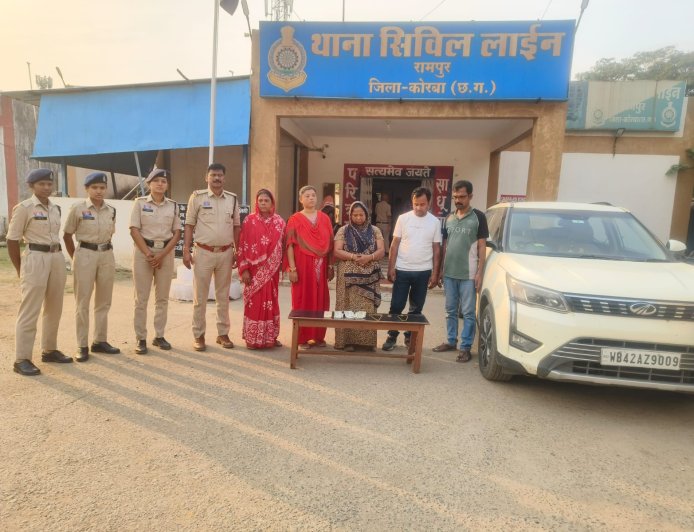 सजग कोरबा – सतर्क कोरबा” अभियान के तहत 18 घंटे में ज्वेलरी चोरी का खुलासा, अंतर्राज्यीय गिरोह गिरफ्तार...तीन महिला सहित 5 आरोपी गिरफ्तार, 3 महिलाएं जाकर बनाती थी ज्वेलरी की दुकान को निशाना
