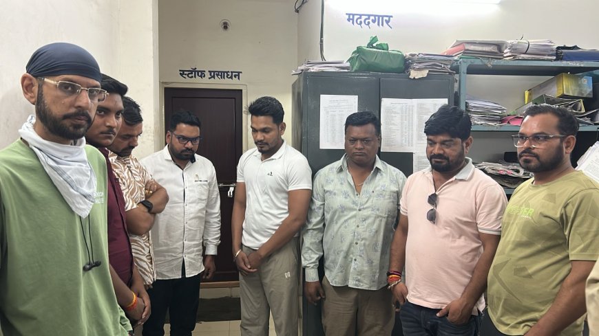 होटल महावीर में जुआ खेलते 8 आरोपी गिरफ्तार,₹ 1.44 लाख नकद जब्त...सिविल लाइन पुलिस की ताबड़तोड़ कार्रवाई,ACCU टीम के साथ संयुक्त रेड