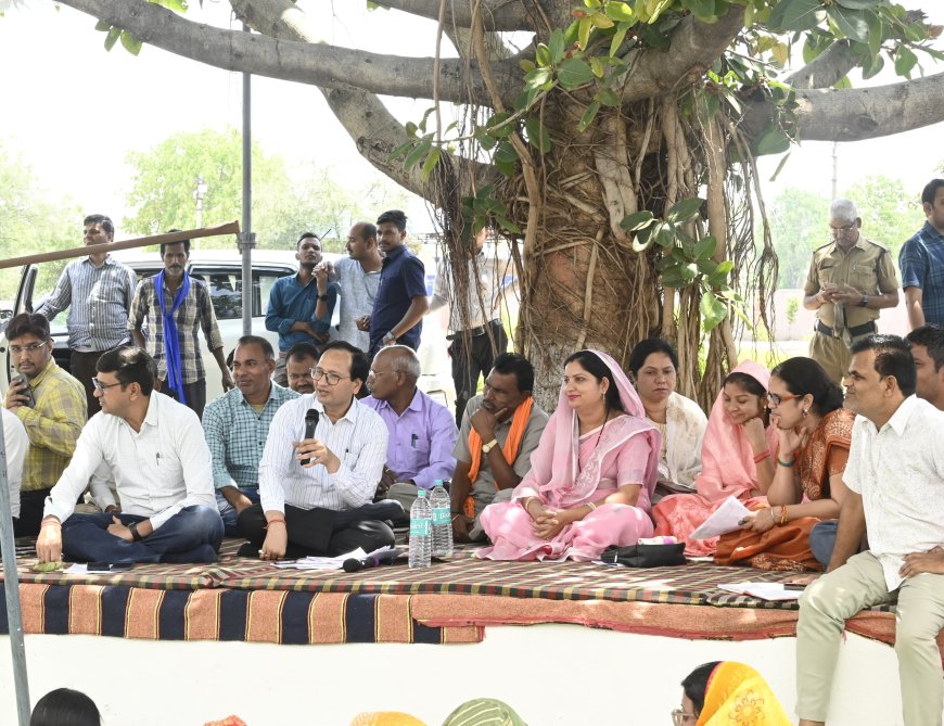 कलेक्टर पहुंचे छतौना ग्रामसभा, जनभागीदारी से विकास पर दिया जोर...अंबेडकर जयंती पर ग्राम पंचायतों में ग्रामसभाओं का आयोजन