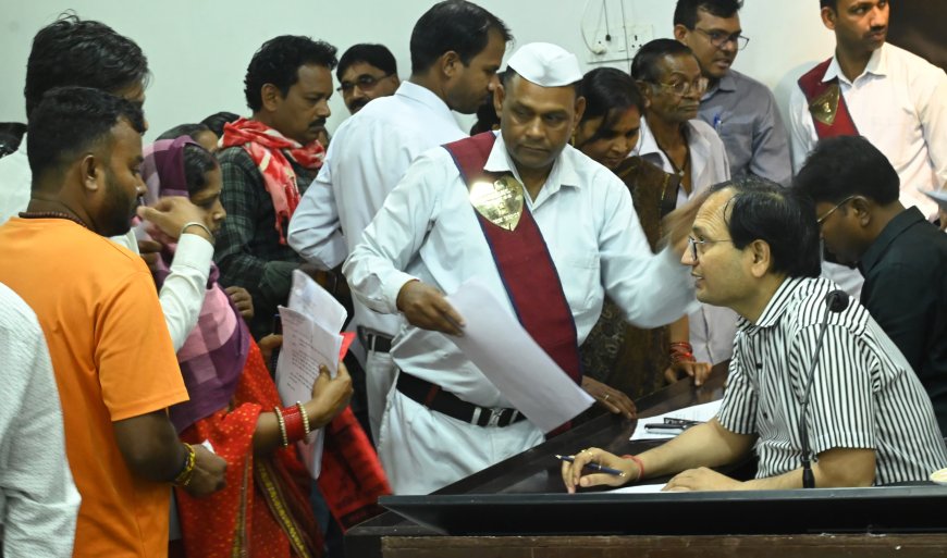 कलेक्टर ने जनदर्शन में सुनी आमलोगों की समस्याएं...संबंधित अधिकारियों को त्वरित कार्यवाही के निर्देश