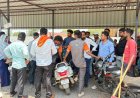 स्लग -  सफाईकर्मी महिला से सरेआम छेड़छाड़! ड्यूटी के दौरान हाथ पकड़कर खींचने और अश्लील गालियां देने का आरोप,,,,