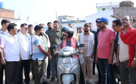 स्कूटी पर सवार उप मुख्यमंत्री अरुण साव का लोरमी दौरा,विकास कार्यों का लिया जायजा