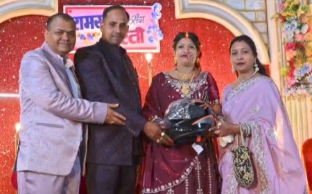 वर-वधु को 100वां हेलमेट भेंट, गुप्ता समाज ने बनाया नया कीर्तिमान