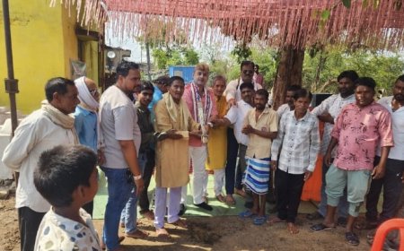 ग्राम धूमा में अहाता निर्माण कार्य का भूमिपूजन...त्रिलोक श्रीवास बोले...क्षेत्र का विकास पहली प्राथमिकता