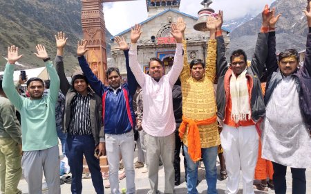 हरदीबाजार से निकले श्रद्धालुओं  ने चारों धाम यात्रा के दौरान बाबा केदारनाथ,बद्रीनाथ धाम का किया दर्शन