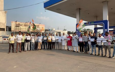 पेट्रोल-डीजल की बढ़ती कीमतों के विरोध में तिफरा ब्लॉक कांग्रेस का धरना-प्रदर्शन