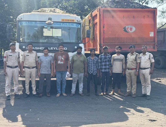 ओवरलोडिंग की आड़ में कोयला चोरी का बड़ा खुलासा,6 आरोपी गिरफ्तार - 215 टन कोयला जब्त