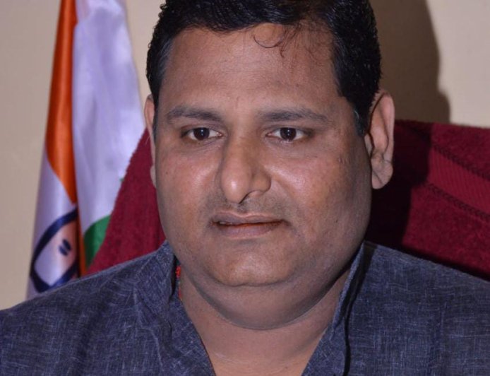 महंगाई पर बिफरे रविंद्र सिंह, गैस सिलेंडर कीमत वृद्धि को लेकर सरकार पर साधा निशाना