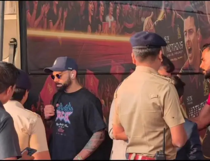 IPL 2026  रायपुर पहुंची RCB की टीम, विराट कोहली का एयरपोर्ट पर जोरदार स्वागत