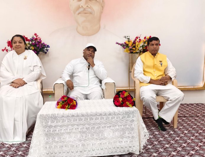 सेवा और आज्ञाकारिता से जीवन बनता है शक्तिशाली — ब्रह्माकुमार देवांग भाईजी