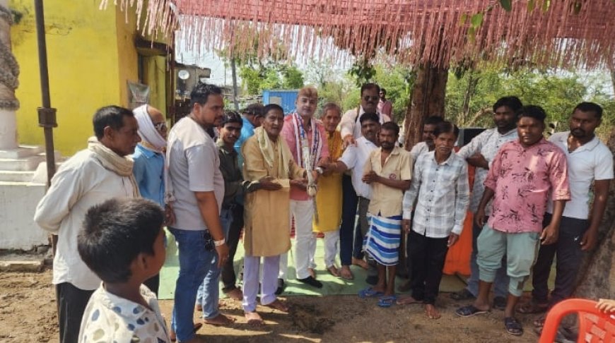 ग्राम धूमा में अहाता निर्माण कार्य का भूमिपूजन...त्रिलोक श्रीवास बोले...क्षेत्र का विकास पहली प्राथमिकता