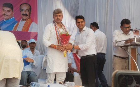 सुशासन तिहार में जमकर गरजी, स्मृति त्रिलोक श्रीवास, (बेलतरा  क्षेत्र के पेयजल, स्वास्थ्य, सड़क, बिजली आपूर्ति का मुद्दा मजबूती से उठाया)