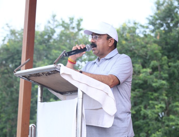 उप मुख्यमंत्री श्री अरुण साव ने सायकल चलाकर फिट रहने और पर्यावरण संरक्षण का दिया संदेश*