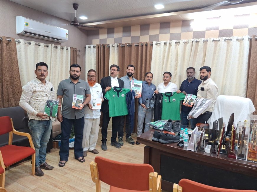 लुतरा शरीफ मदरसे के बच्चों को मिली डिजिटल पहचान, यूनिफॉर्म, जूते और स्पोर्ट्स किट का वितरण