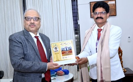 हाईकोर्ट के असिस्टेंट रजिस्ट्रार एफ.के. बिसेन सेवानिवृत्त, मुख्य न्यायाधीश ने किया सम्मानित