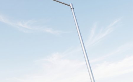 सिरगिट्टी में स्ट्रीट लाइट पोल लगाते वक्त बड़ा हादसा: 33 KV हाईटेंशन लाइन की चपेट में आए 5 मजदूर, गंभीर रूप से झुलसे; जांजगीर की ठेका कंपनी को नोटिस