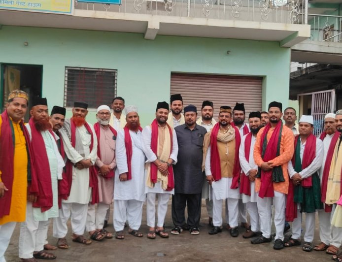 जनाब हाजी इकबाल हक़ साहब की अध्यक्षता में बड़े ही अकीदत, एहतराम और धार्मिक उल्लास के साथ संपन्न हुआ।