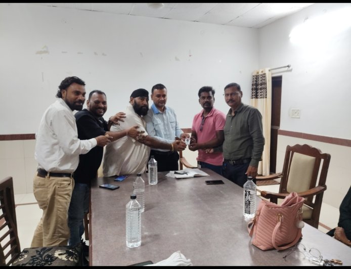 प्रखर पत्रकार महासंघ बिलासपुर की जिला स्तरीय बैठक संपन्न: पर्यावरण संरक्षण के लिए 'पर्यावरण माह' मनाने का निर्णय, संगठन में महिला पदाधिकारियों की नई नियुक्तियाँ