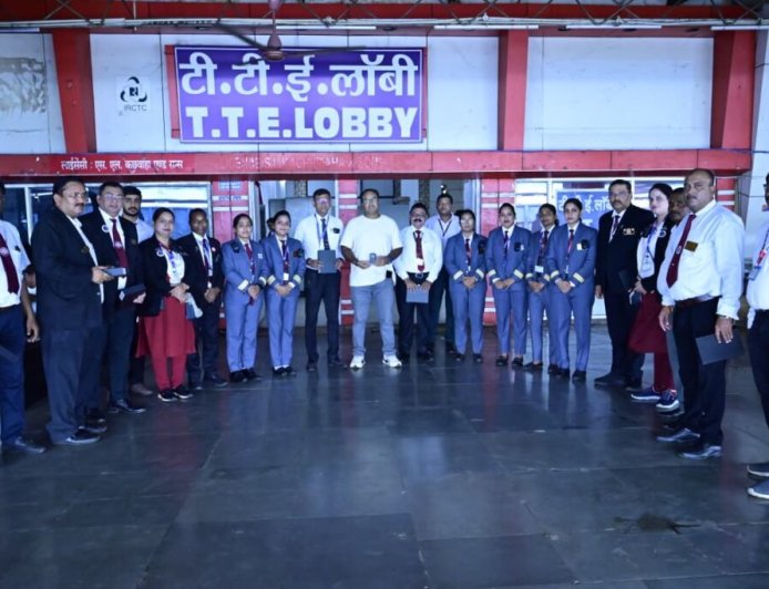 सभी महिला सहित 140 टिकट चेकिंग कर्मचारियों को उपलब्ध कराये गए बॉडी वॉर्न कैमरे, टिकट जांच होगी अधिक