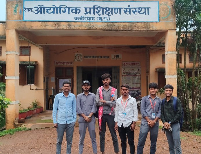 *पंडरिया ITI के छात्रों ने कवर्धा ITI में दी CBT परीक्षा, कई ITI के छात्र हुए शामिल