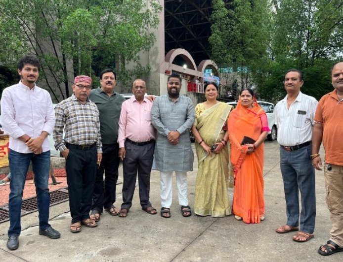 एल्डरमैन शपथ ग्रहण समारोह में स्वजातीय स्वर्णकार समाज की गरिमामयी उपस्थिति, विष्णु सोनी का किया सम्मान