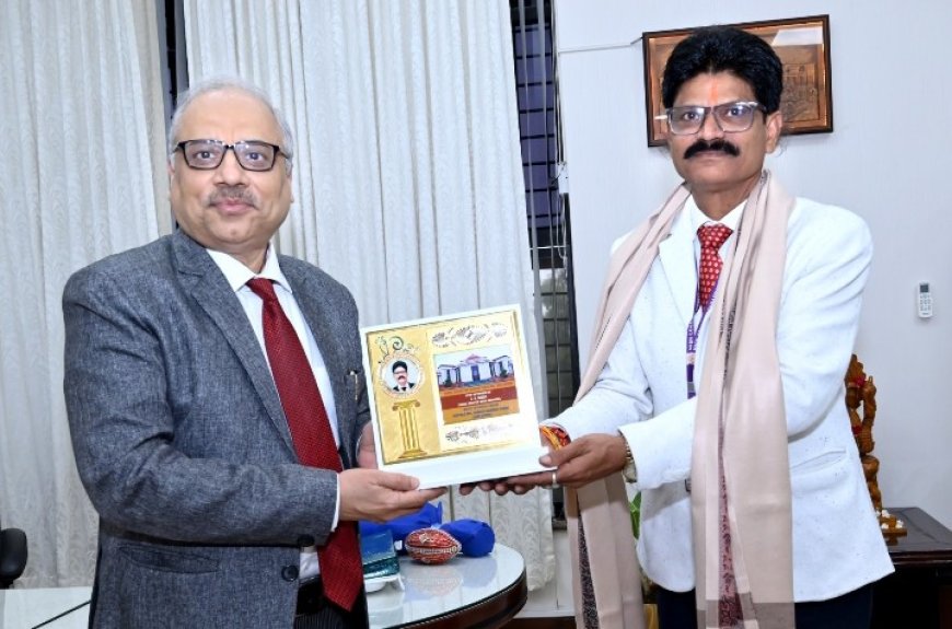 हाईकोर्ट के असिस्टेंट रजिस्ट्रार एफ.के. बिसेन सेवानिवृत्त, मुख्य न्यायाधीश ने किया सम्मानित