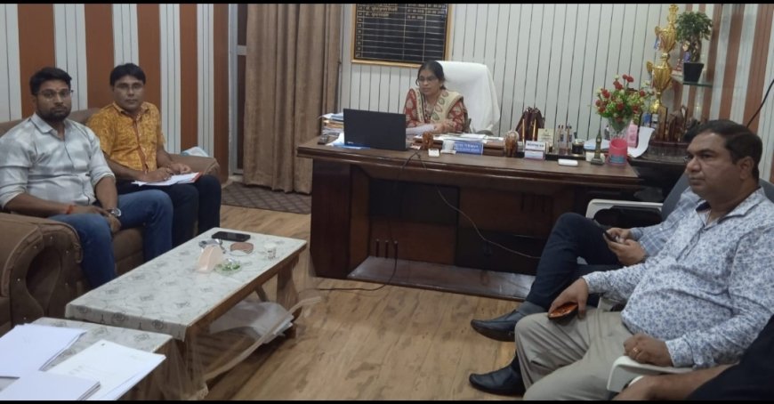 भारी बारिश के बाद मौसमी बीमारियों को लेकर स्वास्थ्य विभाग अलर्ट* *सीएमएचओ ने आकस्मिक बैठक लेकर की हालात की समीक्षा* *45 कॉम्बेट टीमों को 24×7 अलर्ट रहने के निर्देश