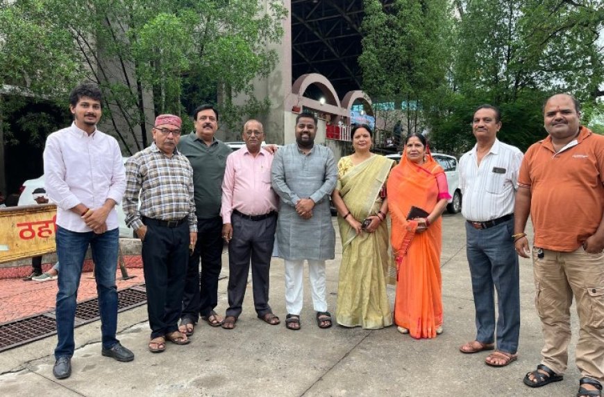 एल्डरमैन शपथ ग्रहण समारोह में स्वजातीय स्वर्णकार समाज की गरिमामयी उपस्थिति, विष्णु सोनी का किया सम्मान
