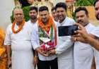 बिलासपुर आगमन पर युवा कांग्रेस प्रदेश अध्यक्ष पद के प्रत्याशी सत्येंद्र कुमार चेलक का जिला कांग्रेस सचिव संजीव पाल ने किया आत्मीय स्वागत
