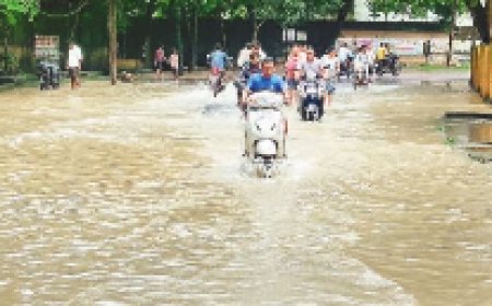 18 करोड़ के बड़े नाले भी पड़े छोटे: रात भर की बारिश में बिलासपुर जलमग्न