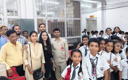 हर घर तिरंगा अभियान के तहत डाक विभाग ने निकाली भव्य देशभक्ति रैली
