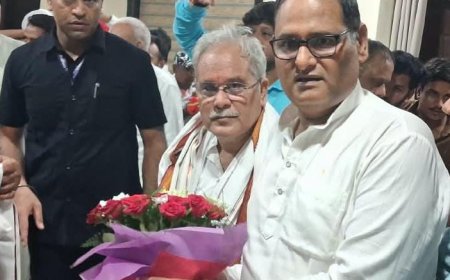 भूपेश बघेल के जन्मदिन पर बिलासपुर से पहुंचे सैकड़ों कांग्रेसजन, रविंद्र सिंह के नेतृत्व में दी शुभकामनाएं